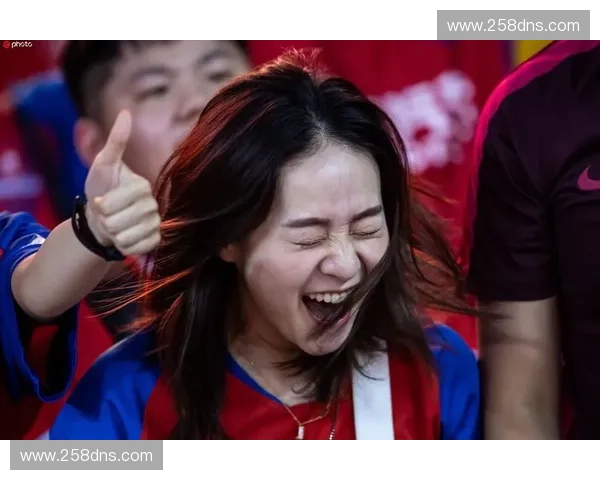 女篮直播激战正酣巅峰对决上演精彩瞬间点燃球迷热情